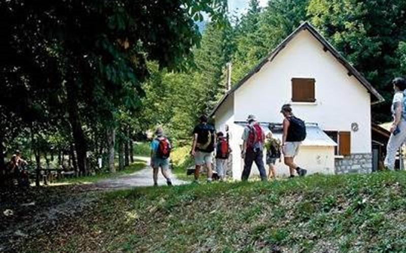 Location  Maison forestière de Recours (12 places) à ASPRES SUR BUECH